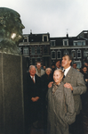 823406 Afbeelding van oud-judokampioen Anton Geesink en zijn vrouw Jans Geesink-van Hussen tijdens de onthulling van de ...